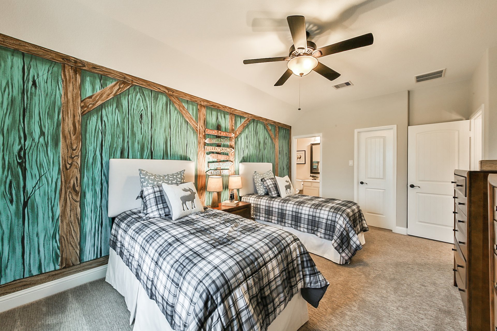 ef335ccc-1410-4476-91c4-44ad25132176