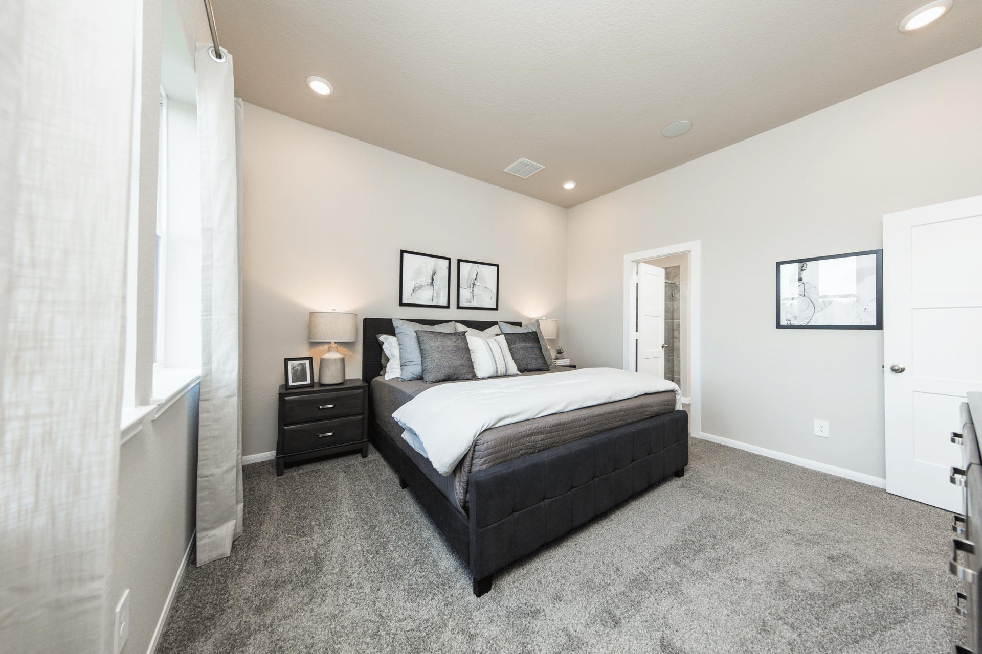 fddc03f6-6035-4da2-ac00-87e04e6a486a