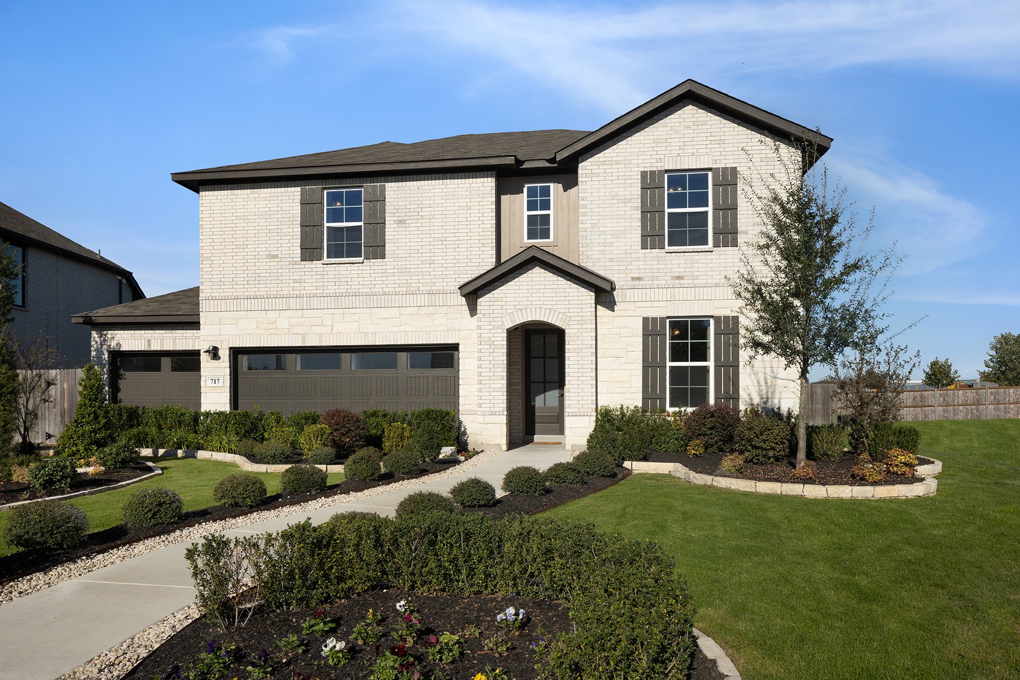 Rainier Farmhouse A Exterior