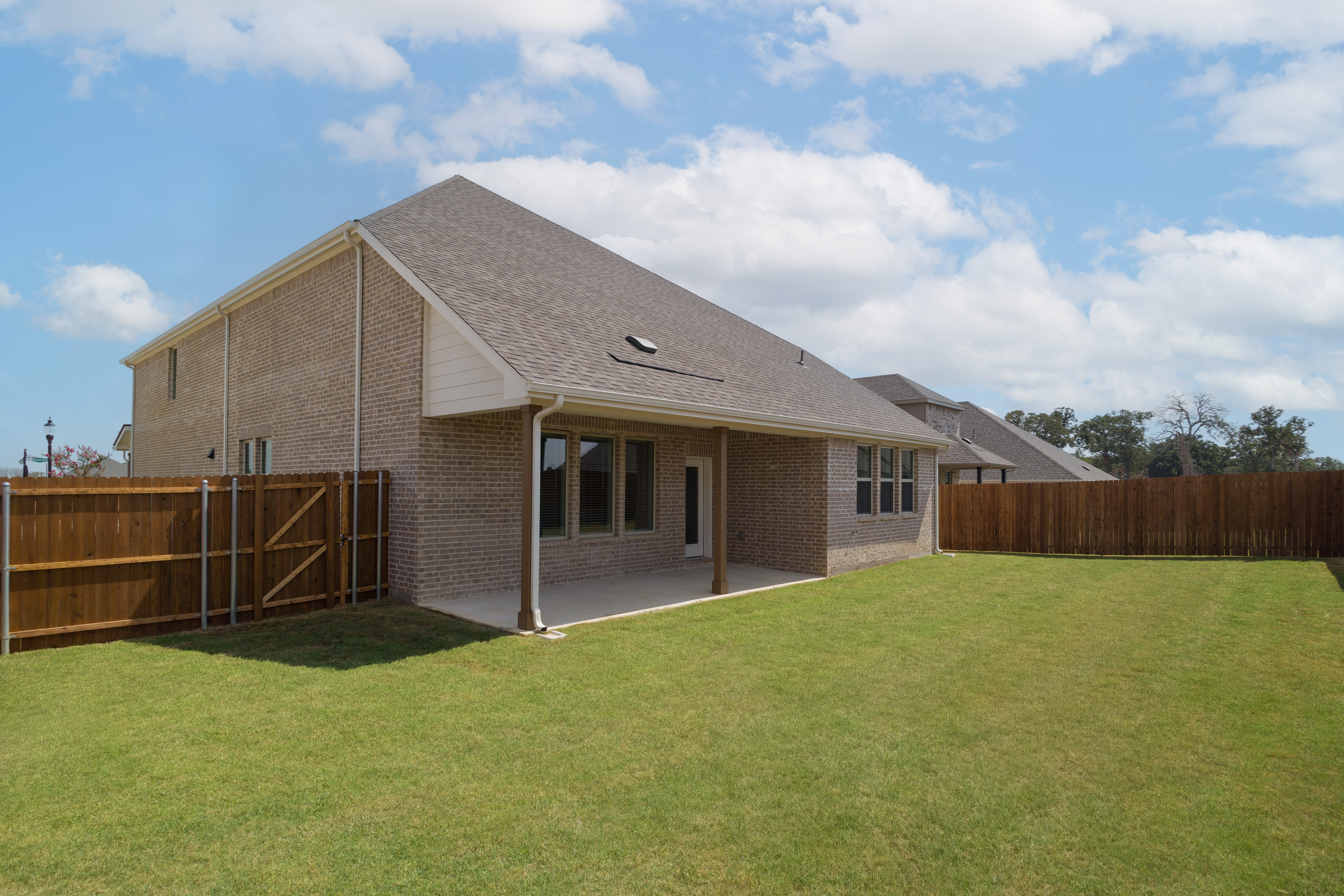 Laredo at 8721 Kentucky Derby Street, Aubrey, Texas: photo 2