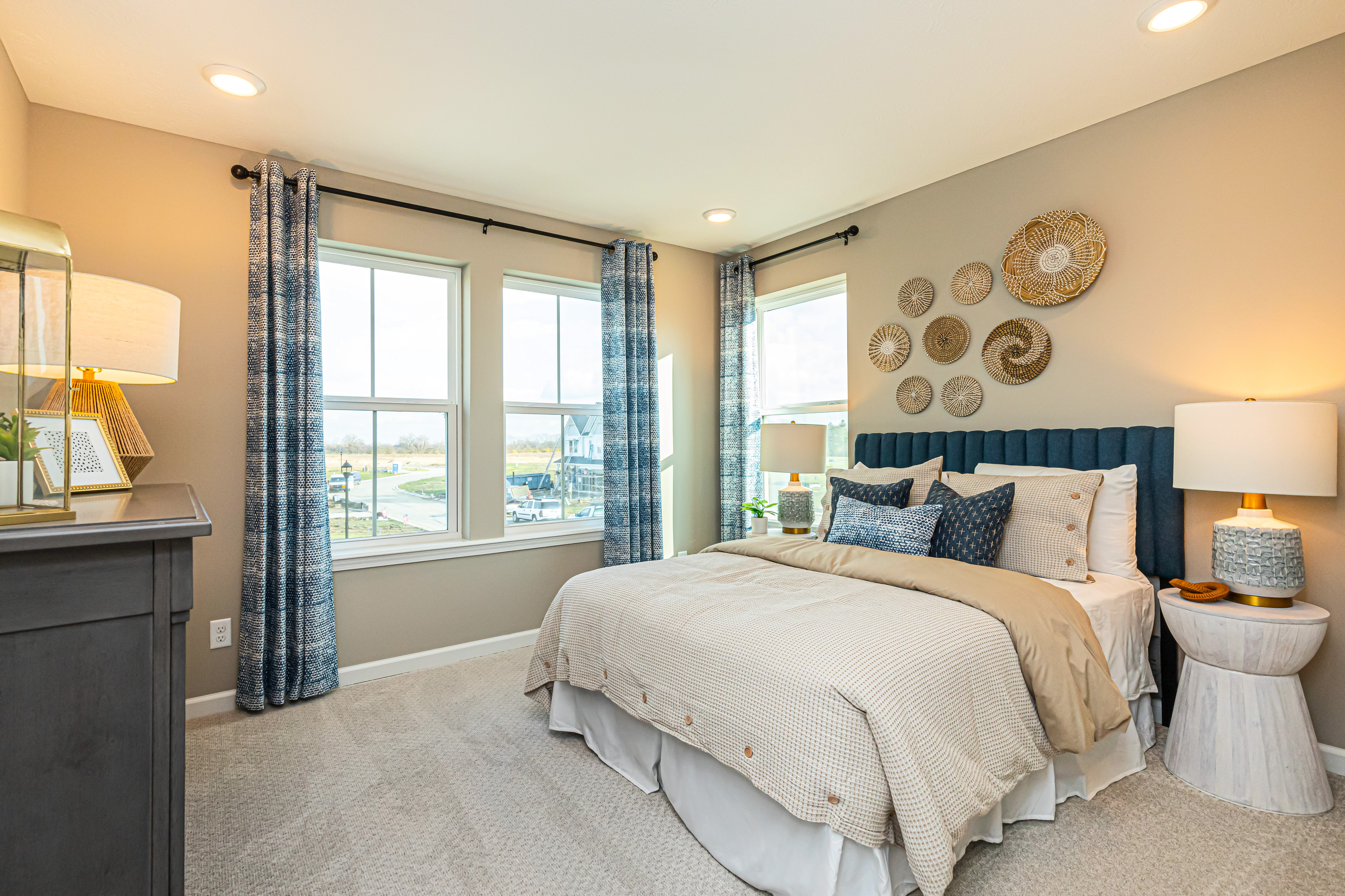Guest bed 1.jpg