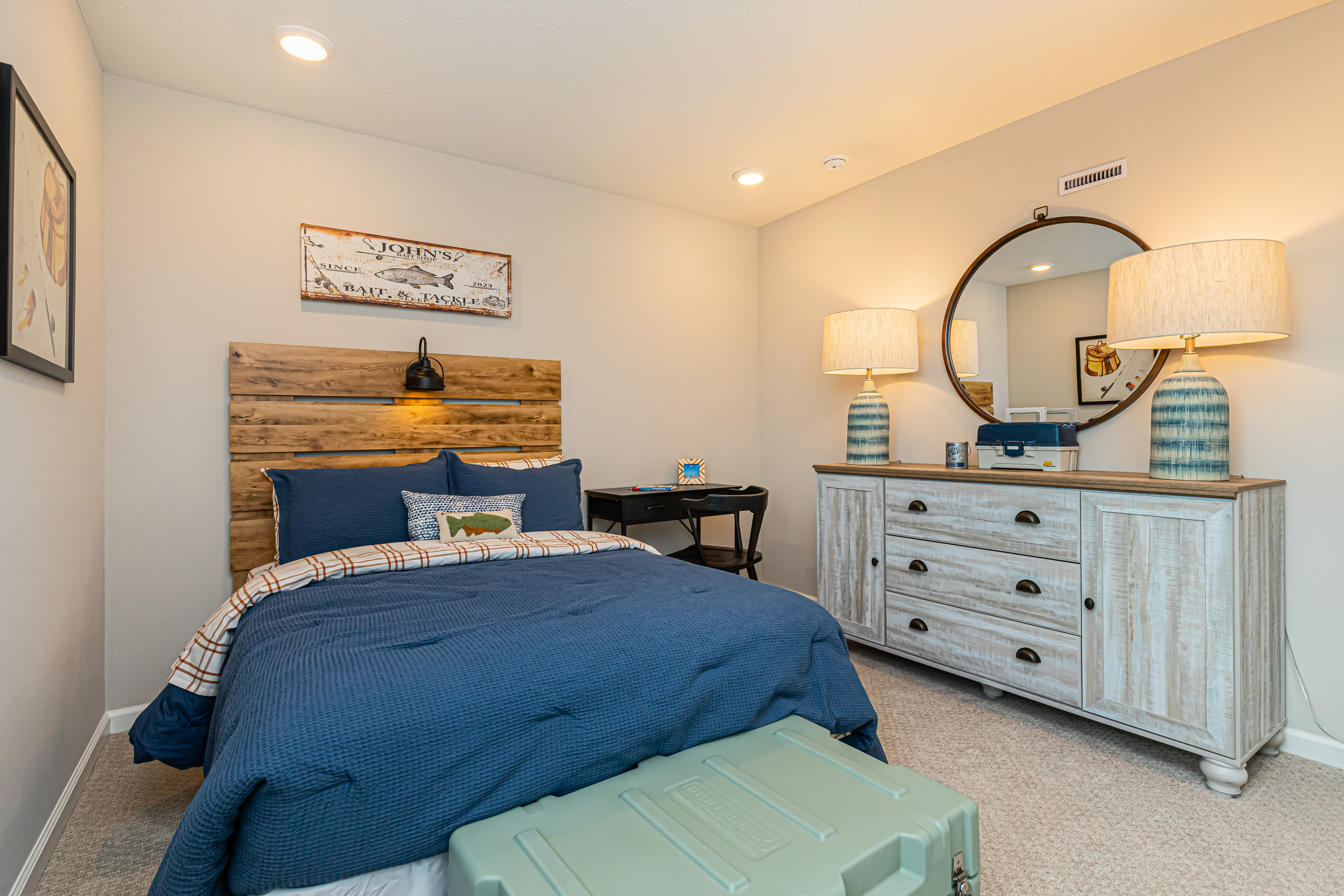 Guest bed 3.jpg