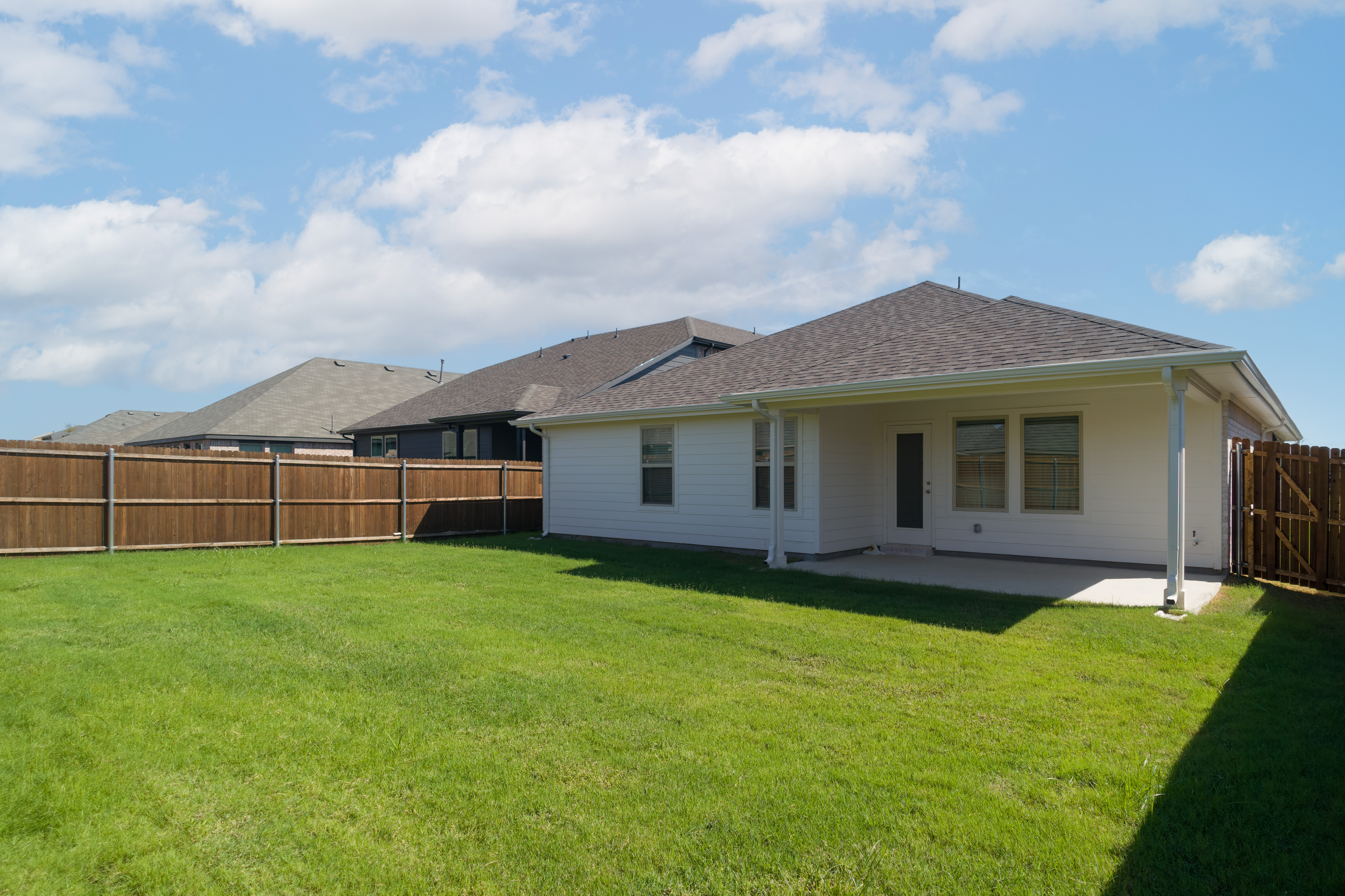 Brooks at 1620 Calanques Street, Royse City, Texas: photo 2