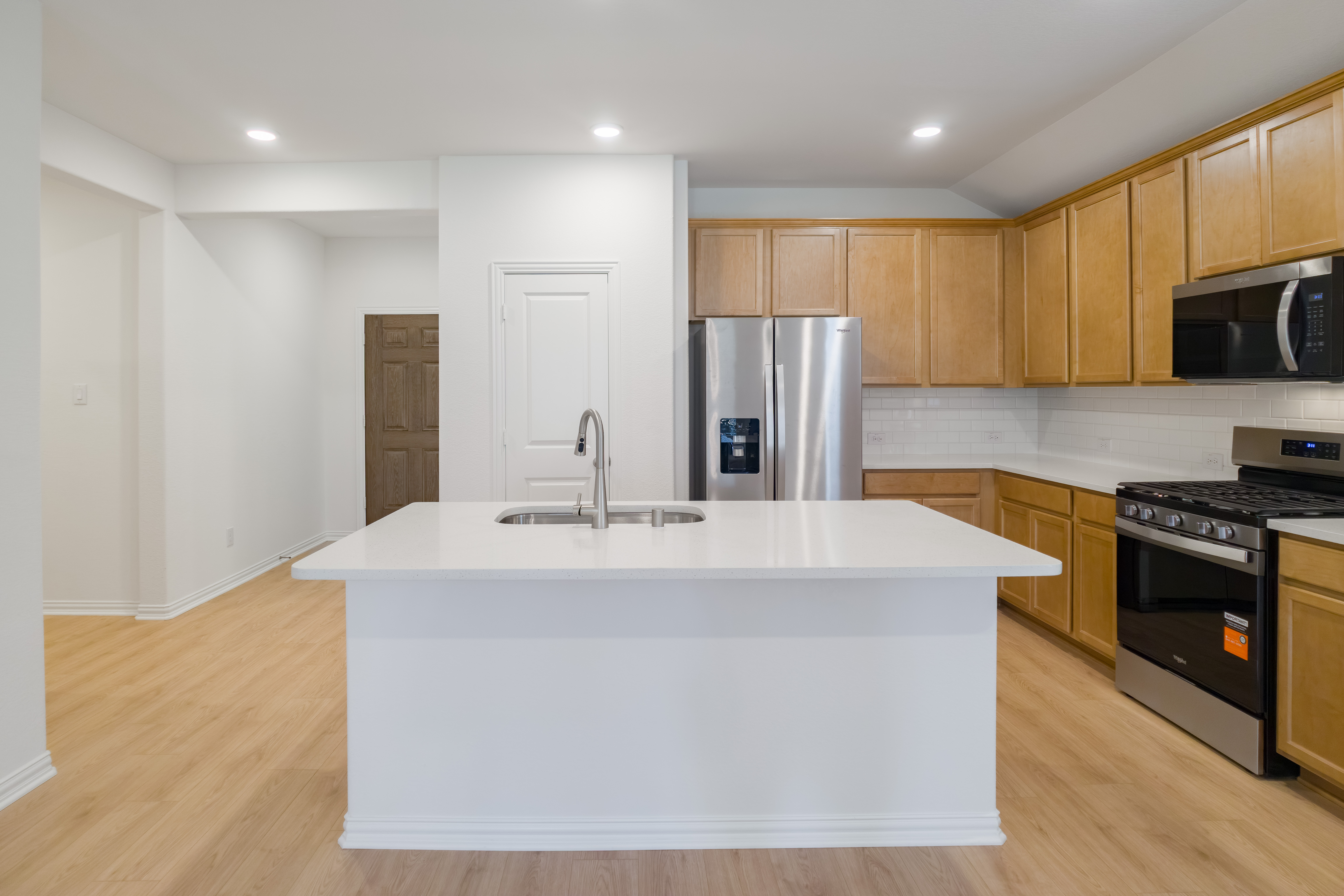 Brooks at 1620 Calanques Street, Royse City, Texas: photo 3