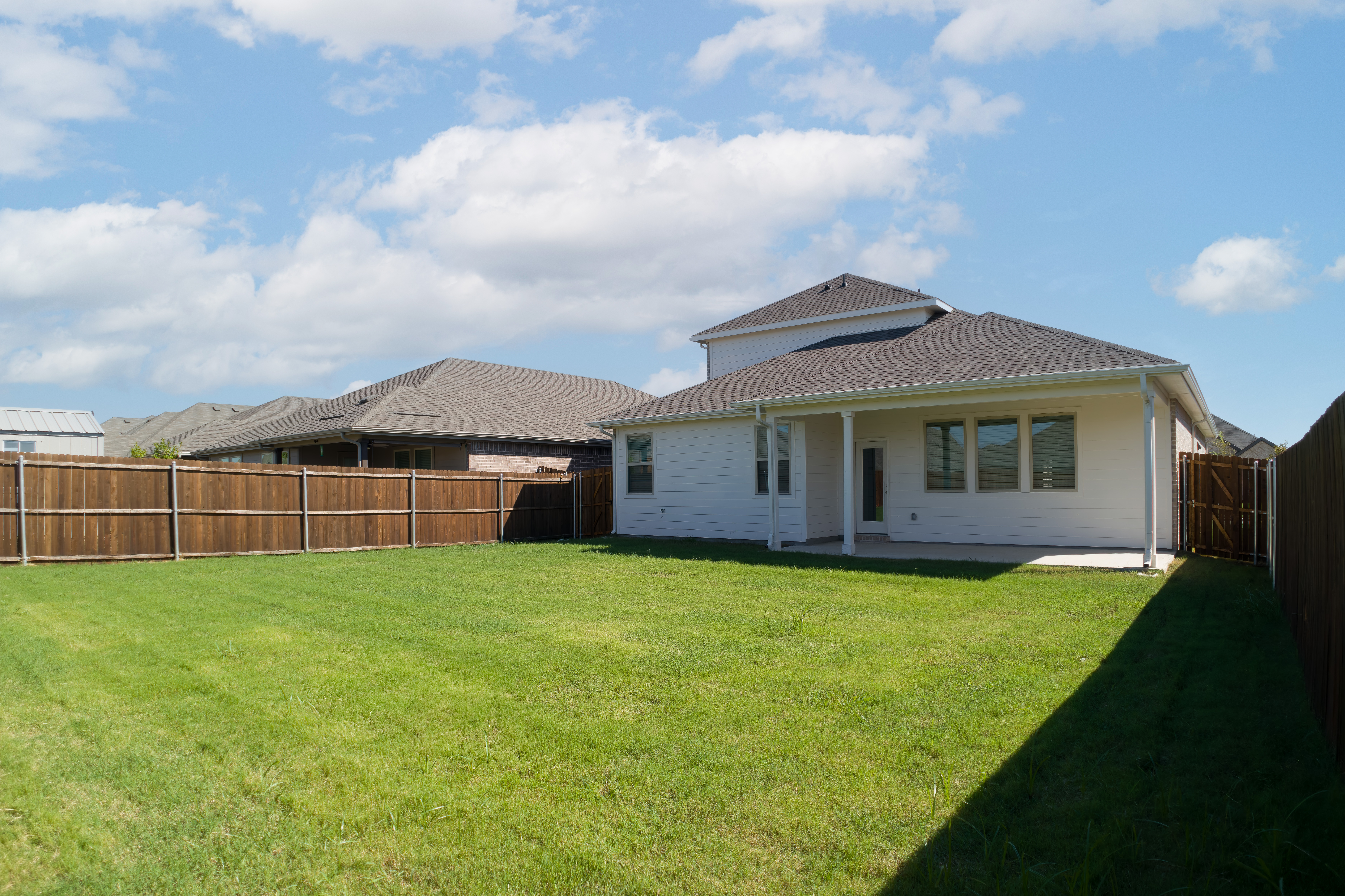 Berkshire at 1612 Etosha Drive, Royse City, Texas: photo 2